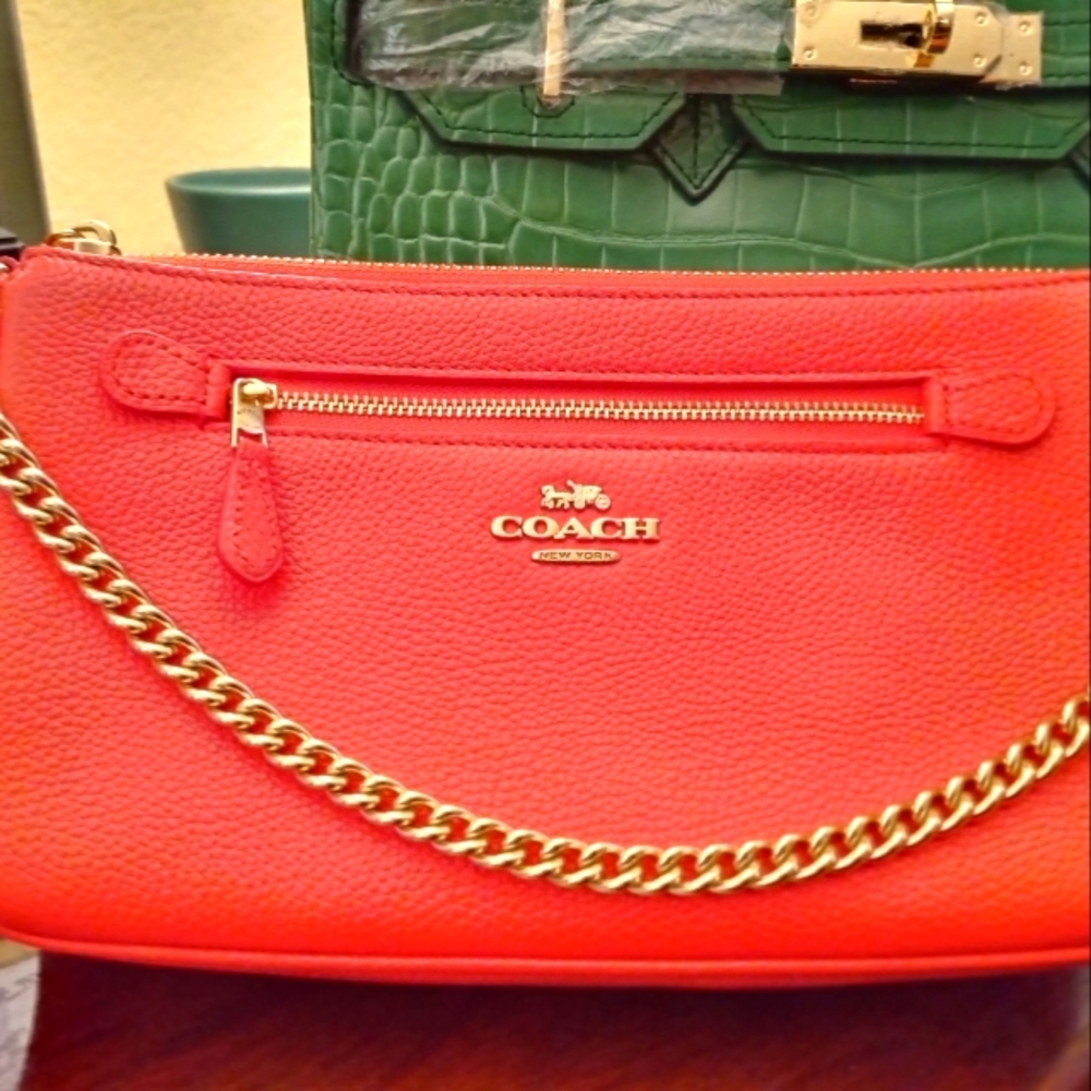 Orange authentic coach bag large wristlet gold chain gold hardware brand new - Picture 4 of 8